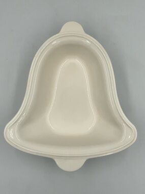 Vintage Pfaltzgraff Christmas Heritage White Bell Shaped Stoneware Bowl